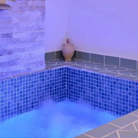 La Moreria Y Su Jacuzzi